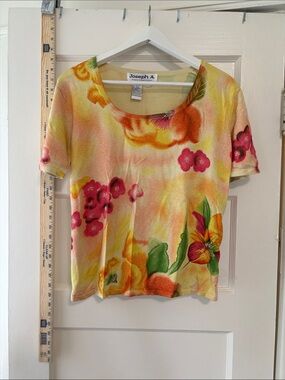 Joseph A. Floral Yellow Short Sleeve Tee with Pink & Orange Blooms Silk Blend M